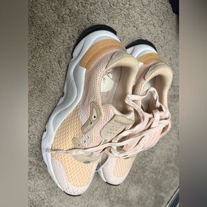 Sorel Sneakers great condition